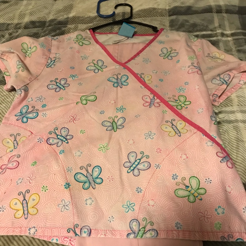 Light pink Scrub set with dragonflies /butterflies